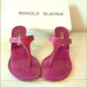 Mano lo Blahnik Fuschia Kitten Heels